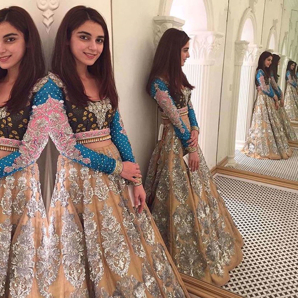 Picture of MAYA ALI LOOKING GORGEOUS IN STERLING